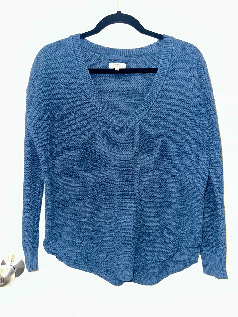 Aritzia Wilfred Denim Blue V-Neck Knit Silk & Cashmere Sweater
